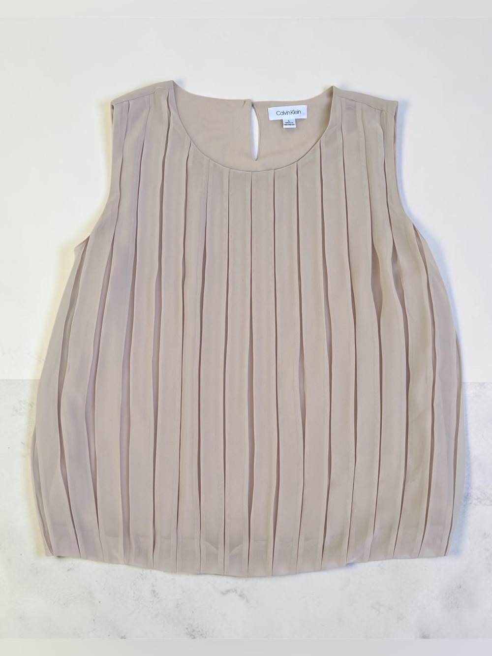 Calvin Klein Sleeveless Pleated Bubble-Hem Blouse in Tan Size Large - Picture 9 of 13